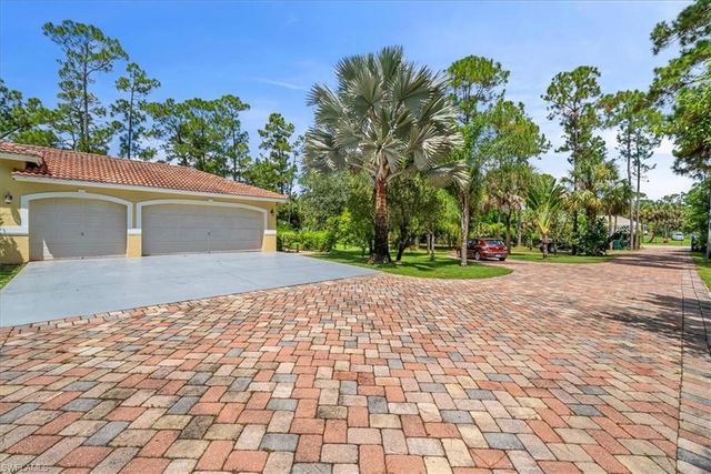 2684 14th AVE NE, Naples, FL 34120