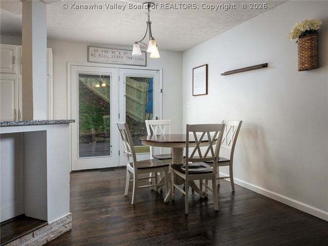 1501 Grandview Drive, Charleston, WV 25302