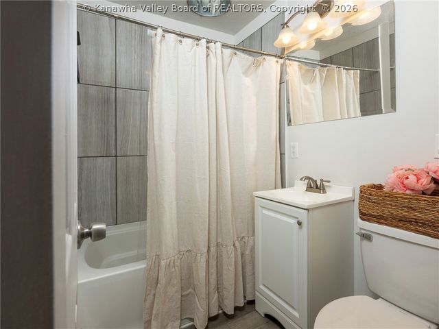 1501 Grandview Drive, Charleston, WV 25302