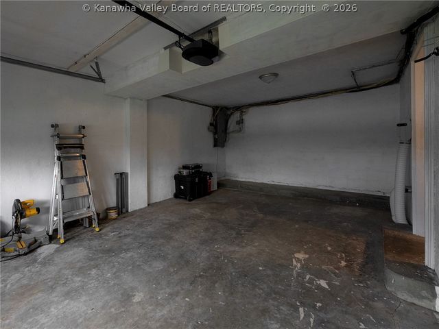 1501 Grandview Drive, Charleston, WV 25302