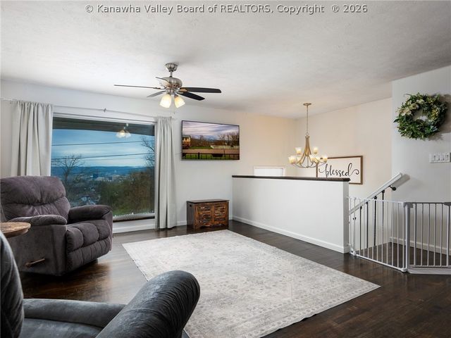 1501 Grandview Drive, Charleston, WV 25302