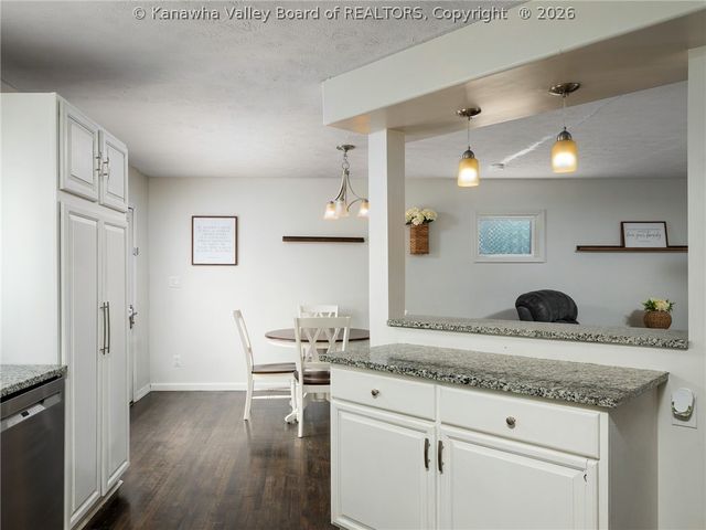 1501 Grandview Drive, Charleston, WV 25302