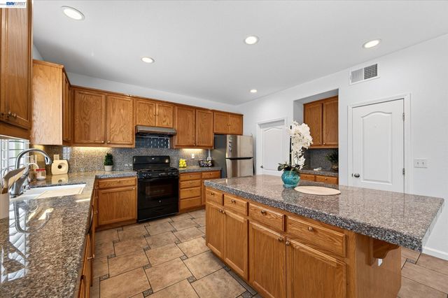 2661 Zepher Ct, Antioch, CA 94531