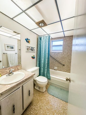 39 Burgundy A, Delray Beach, FL 33484