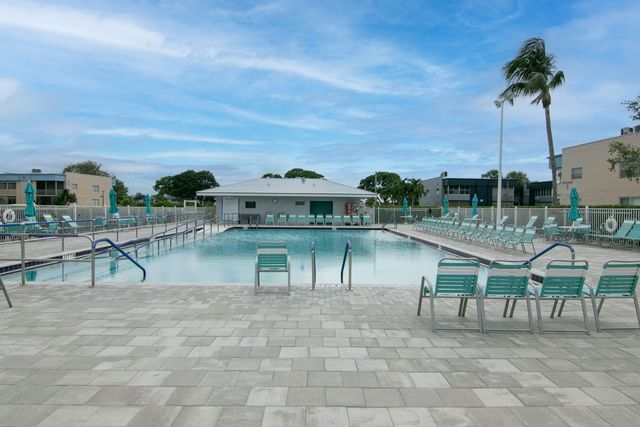 39 Burgundy A, Delray Beach, FL 33484