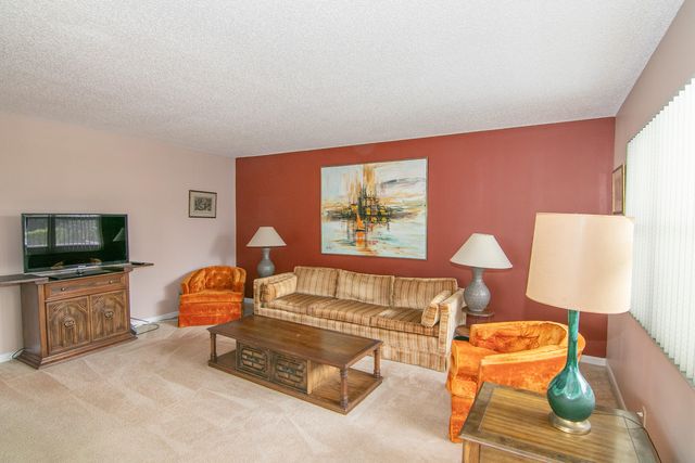 39 Burgundy A, Delray Beach, FL 33484