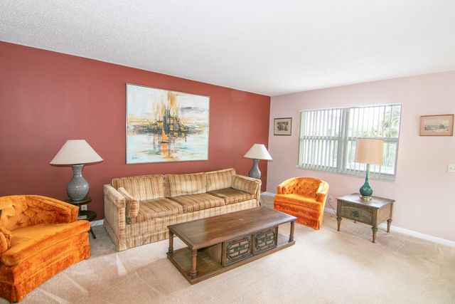 39 Burgundy A, Delray Beach, FL 33484