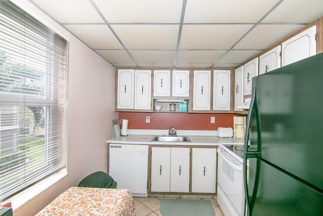 39 Burgundy A, Delray Beach, FL 33484