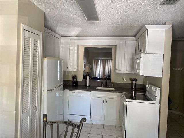3204 SABAL PALMS COURT B, Kissimmee, FL 34747