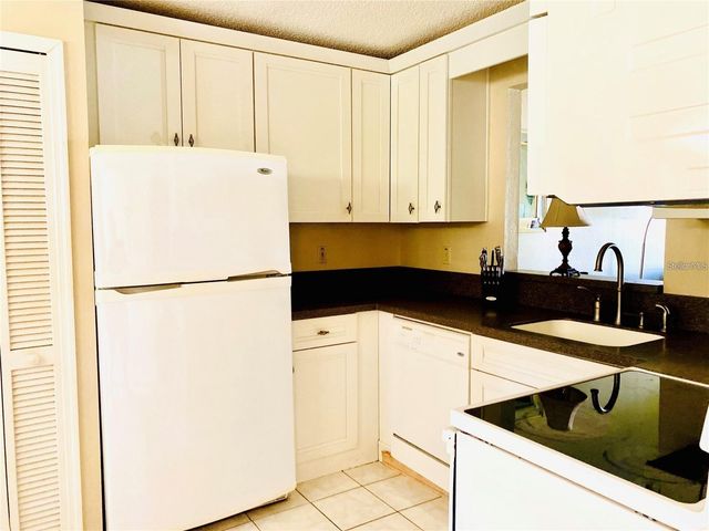 3204 SABAL PALMS COURT B, Kissimmee, FL 34747