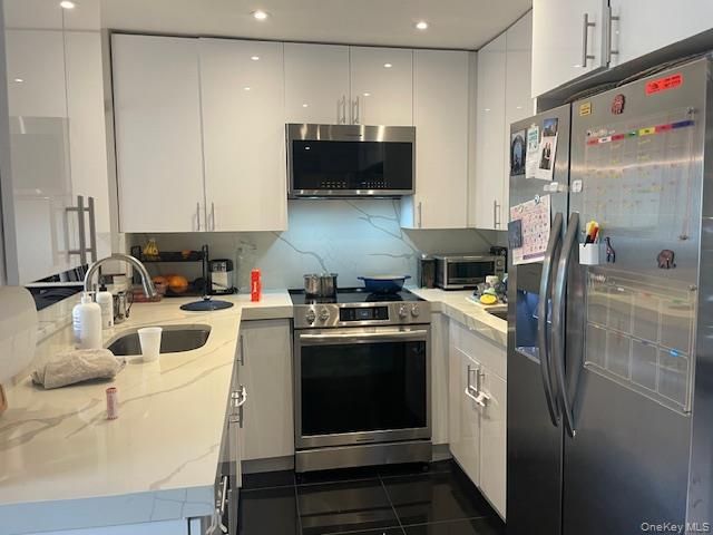 655 Chestnut Street 2nd Fl, Cedarhurst, NY 11516