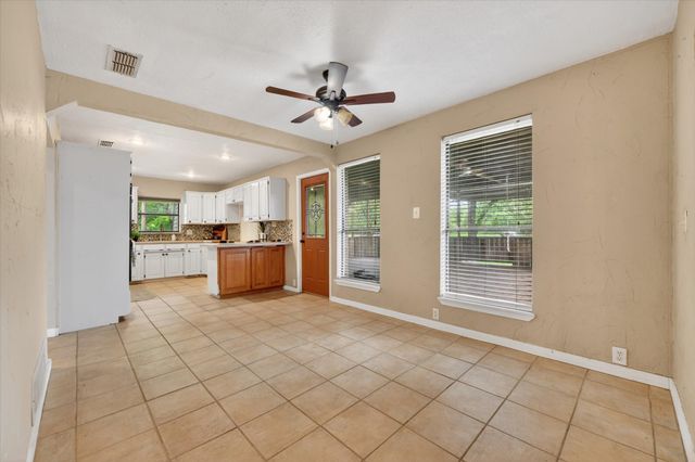 1276 County Road 1480, Alvord, TX 76225
