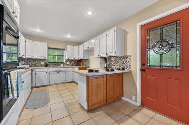 1276 County Road 1480, Alvord, TX 76225