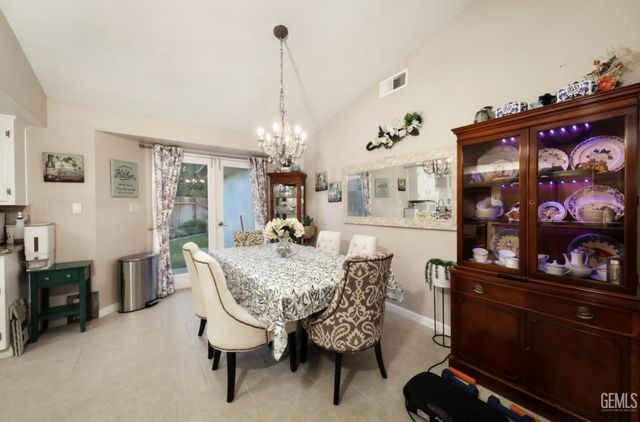 9017 Caymus Court, Bakersfield, CA 93312