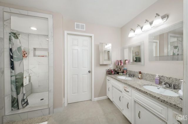 9017 Caymus Court, Bakersfield, CA 93312