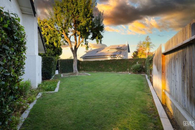 9017 Caymus Court, Bakersfield, CA 93312