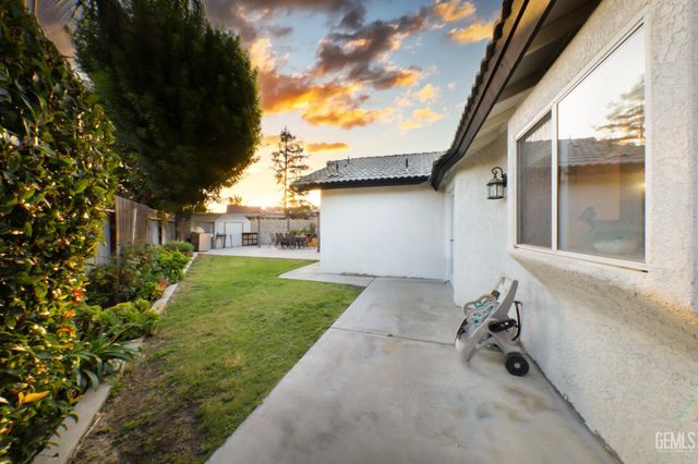 9017 Caymus Court, Bakersfield, CA 93312