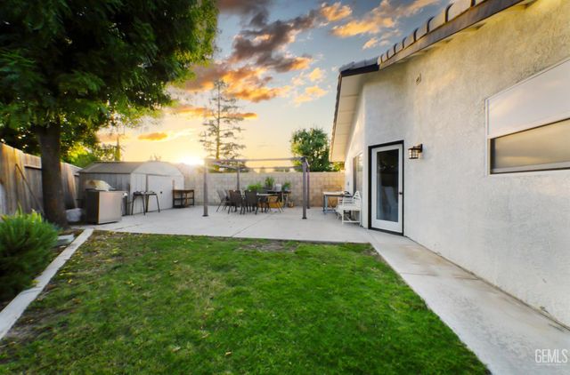 9017 Caymus Court, Bakersfield, CA 93312