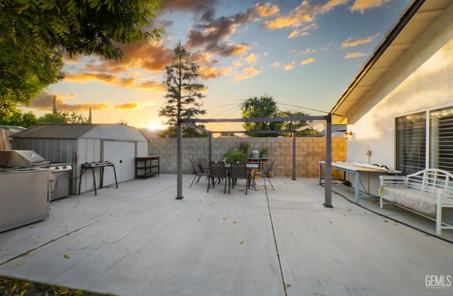 9017 Caymus Court, Bakersfield, CA 93312
