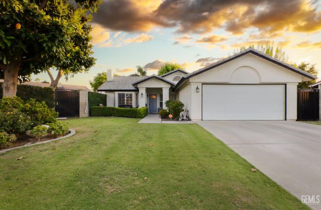 9017 Caymus Court, Bakersfield, CA 93312