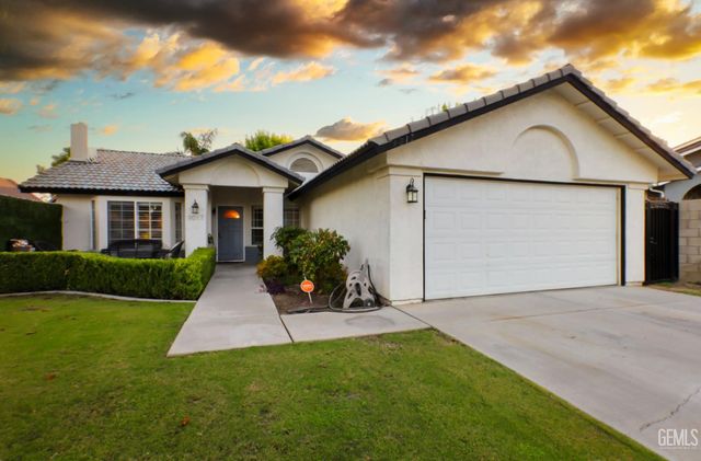 9017 Caymus Court, Bakersfield, CA 93312
