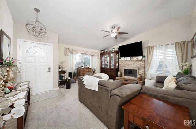 9017 Caymus Court, Bakersfield, CA 93312