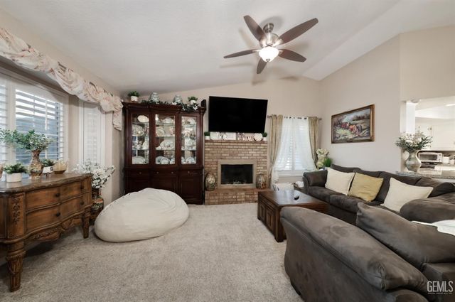 9017 Caymus Court, Bakersfield, CA 93312