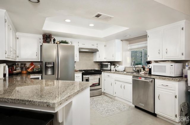 9017 Caymus Court, Bakersfield, CA 93312