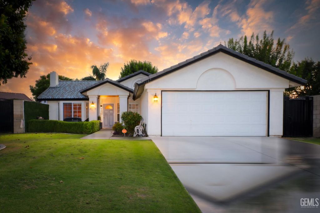 9017 Caymus Court, Bakersfield, CA 93312