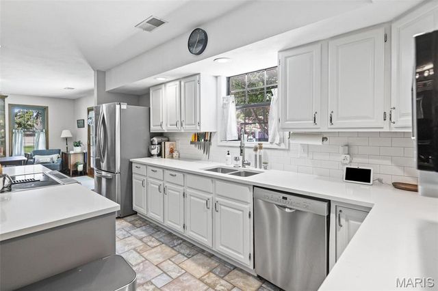 404 Hunters Glen, Belleville, IL 62220