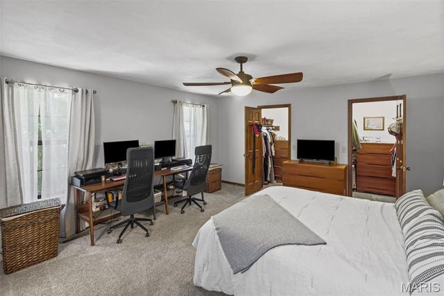 404 Hunters Glen, Belleville, IL 62220