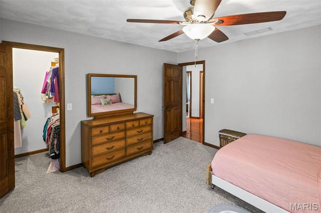 404 Hunters Glen, Belleville, IL 62220