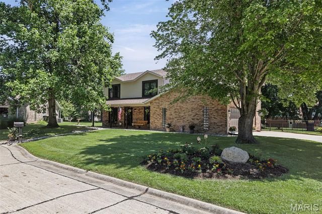 404 Hunters Glen, Belleville, IL 62220