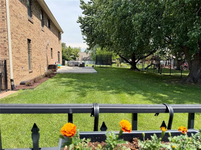 404 Hunters Glen, Belleville, IL 62220
