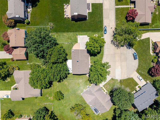 404 Hunters Glen, Belleville, IL 62220