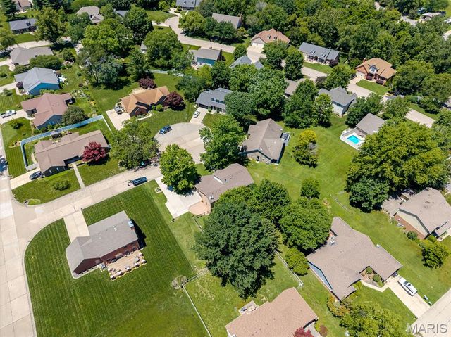404 Hunters Glen, Belleville, IL 62220