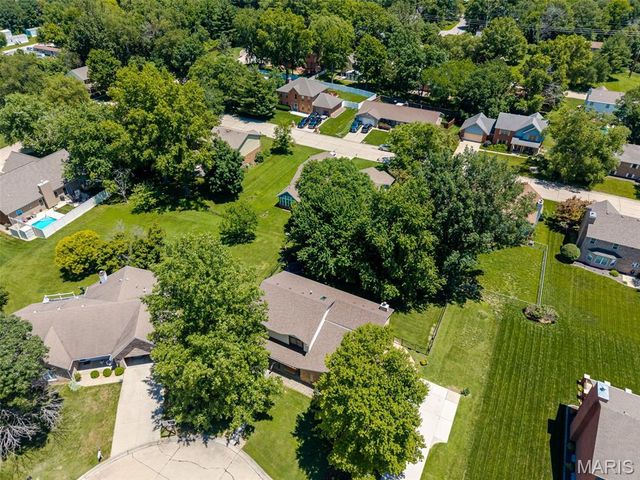 404 Hunters Glen, Belleville, IL 62220