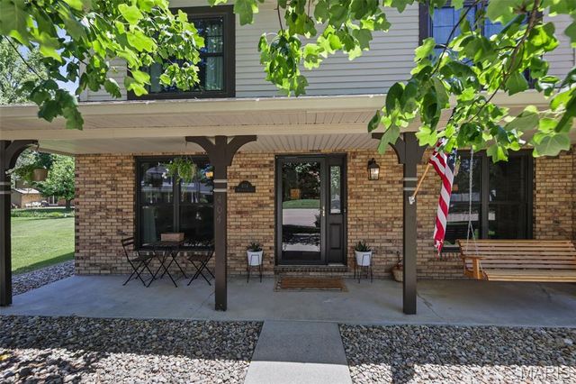 404 Hunters Glen, Belleville, IL 62220