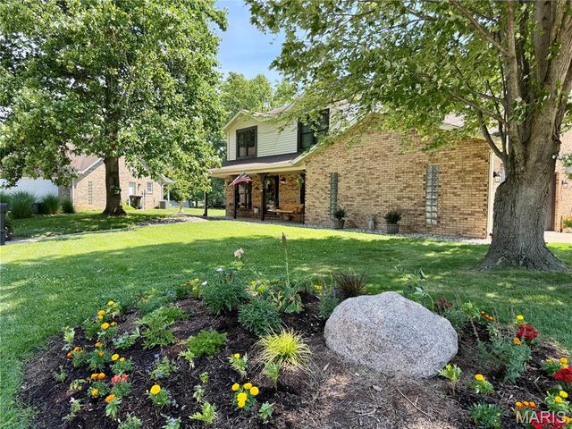 404 Hunters Glen, Belleville, IL 62220