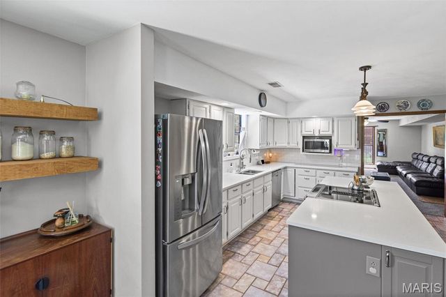 404 Hunters Glen, Belleville, IL 62220