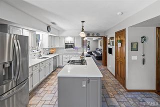 404 Hunters Glen, Belleville, IL 62220
