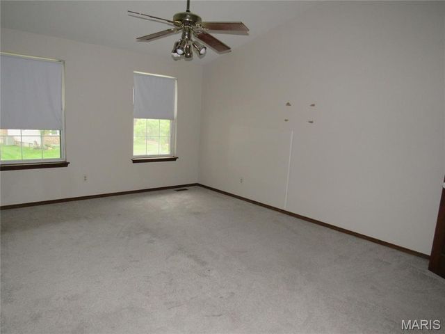 1164 English Saddle Road, Florissant, MO 63034