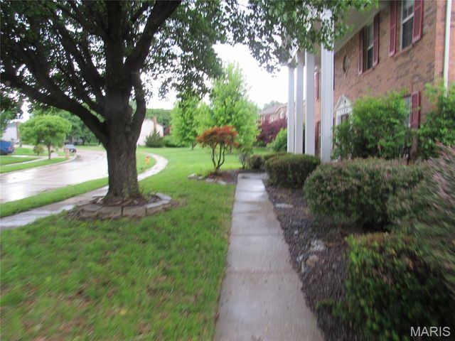 1164 English Saddle Road, Florissant, MO 63034