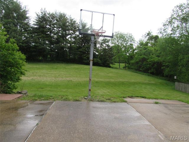 1164 English Saddle Road, Florissant, MO 63034