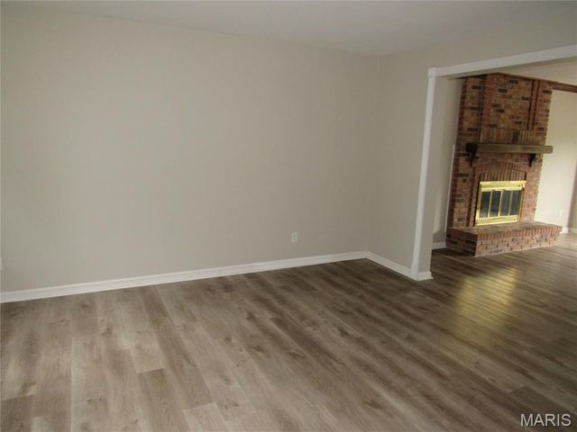 1164 English Saddle Road, Florissant, MO 63034