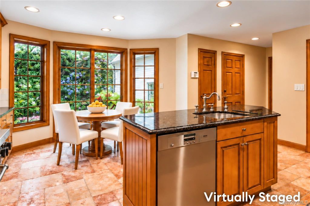 34 Wensley Drive, Great Neck, NY 11021 — photo 5