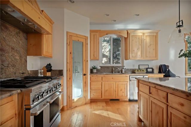 27539 W Shore, Lake Arrowhead, CA 92352