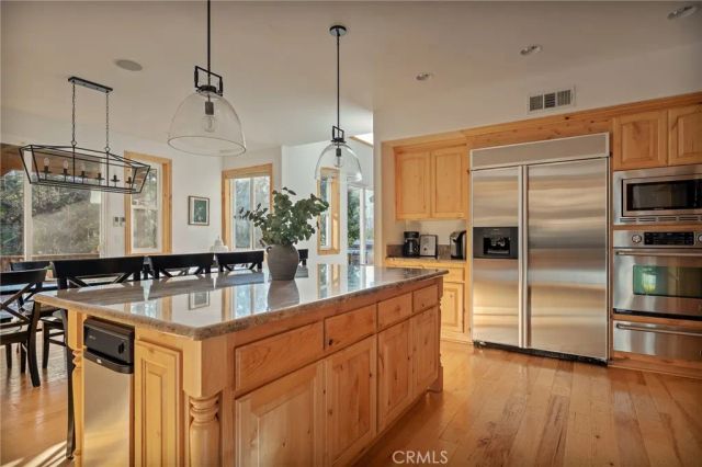 27539 W Shore, Lake Arrowhead, CA 92352