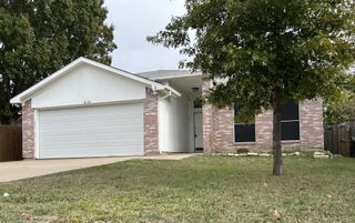 8132 Broken Arrow Road, Fort Worth, TX 76137