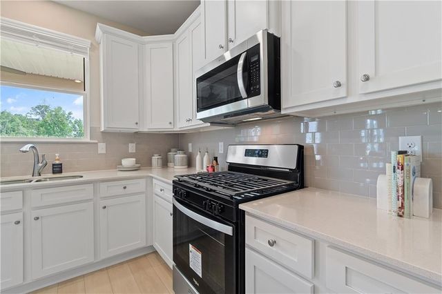 122 Crabbswood Drive, Mcdonough, GA 30253